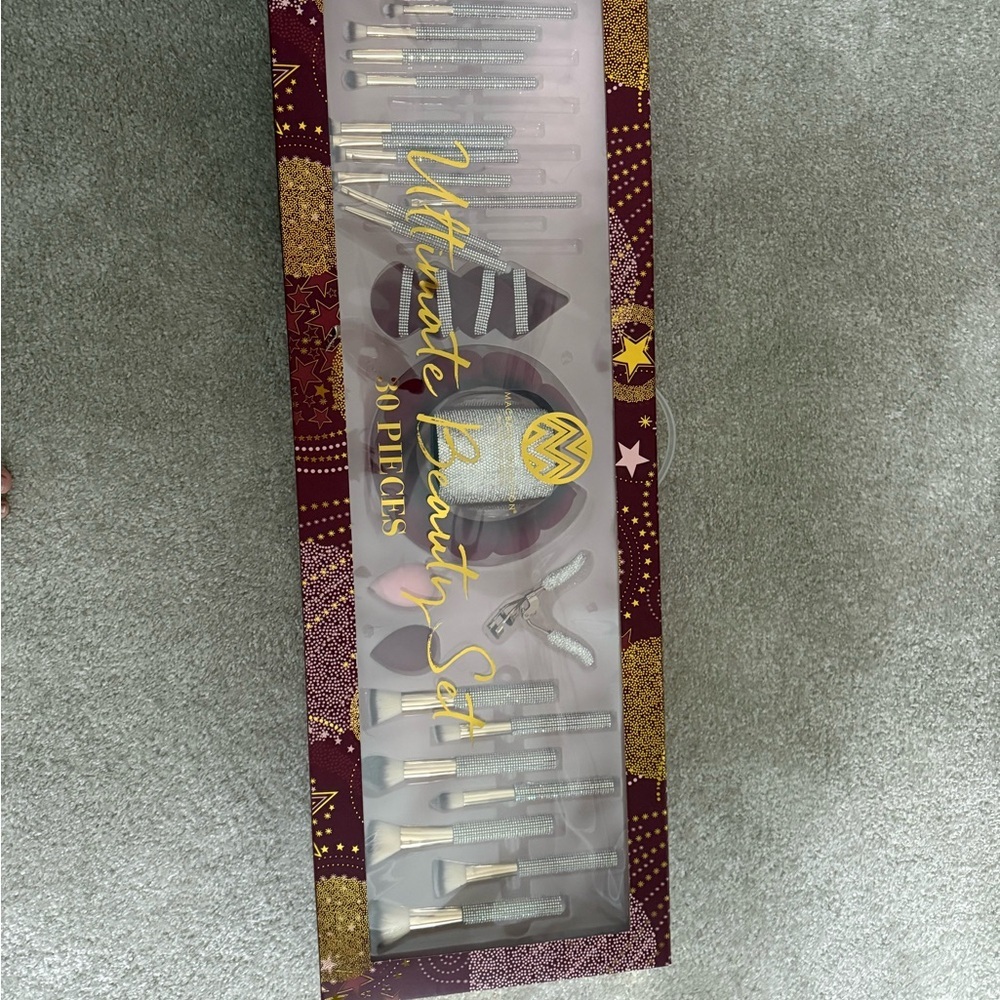 Viral Bling Rhinestone 30 Piece Make Up Brushes Set